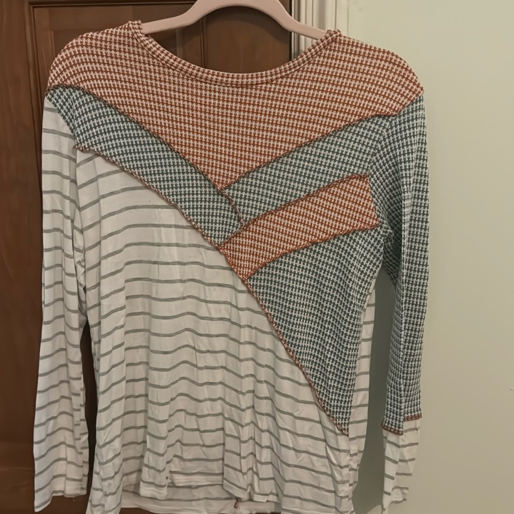 Boutique Brand Haptics long sleeve T shirt size small